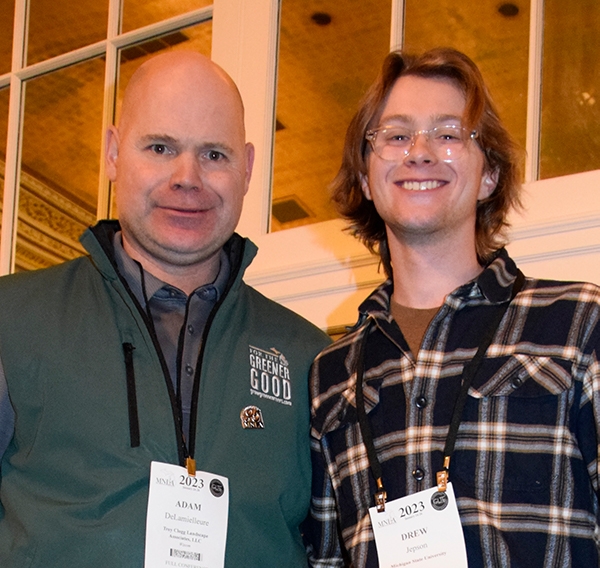 Drew Jepson (right) with MNLA President Adam DeLamielleure